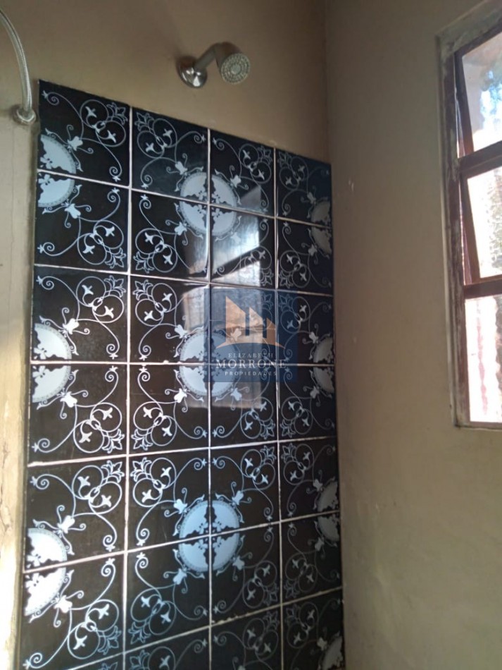 VENTA HERMOSA CASA CON DEPARTAMENTO, LUGAR PARA 3 AUTOS, CORRIENTES AL 800 -LOMAS DE ZAMORA-