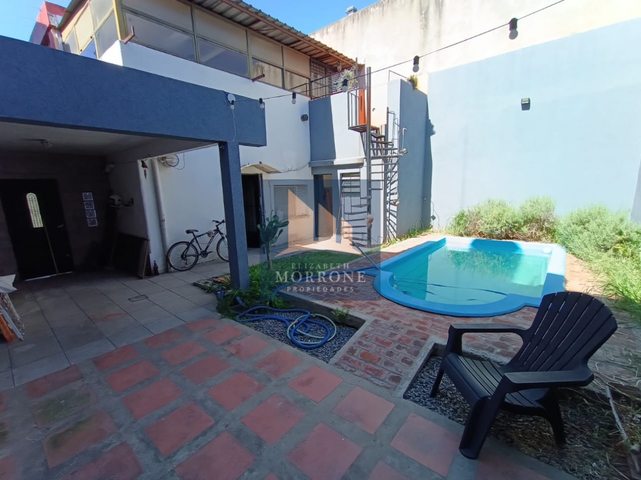 VENTA CASA DOS FAMILIAS O FAMILIA NUMEROSA APTA CREDITO - CD NICORA 100 LOMAS DE ZAMORA-