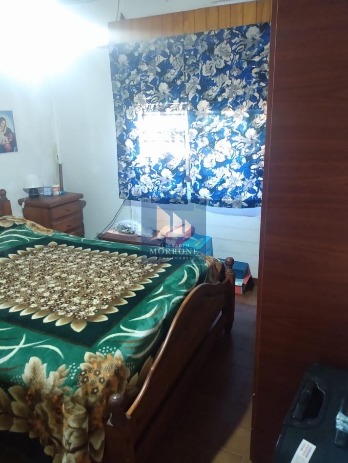 VENTA CASA 1 DORMITORIO, LOTE DE 220 MT2, CHUBUT 466 -TEMPERLEY-
