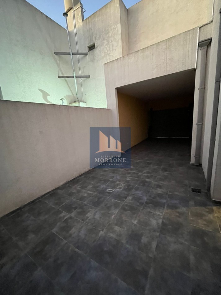 ALQUILER HERMOSO DUPLEX DE CATEGORIA: CON 2 DORMITORIOS, PATIO Y GARAGE CON PORTON AUTOMATICO, ACHUPALLAS 1045 ESQ CONDARCO -TEMPERLEY-