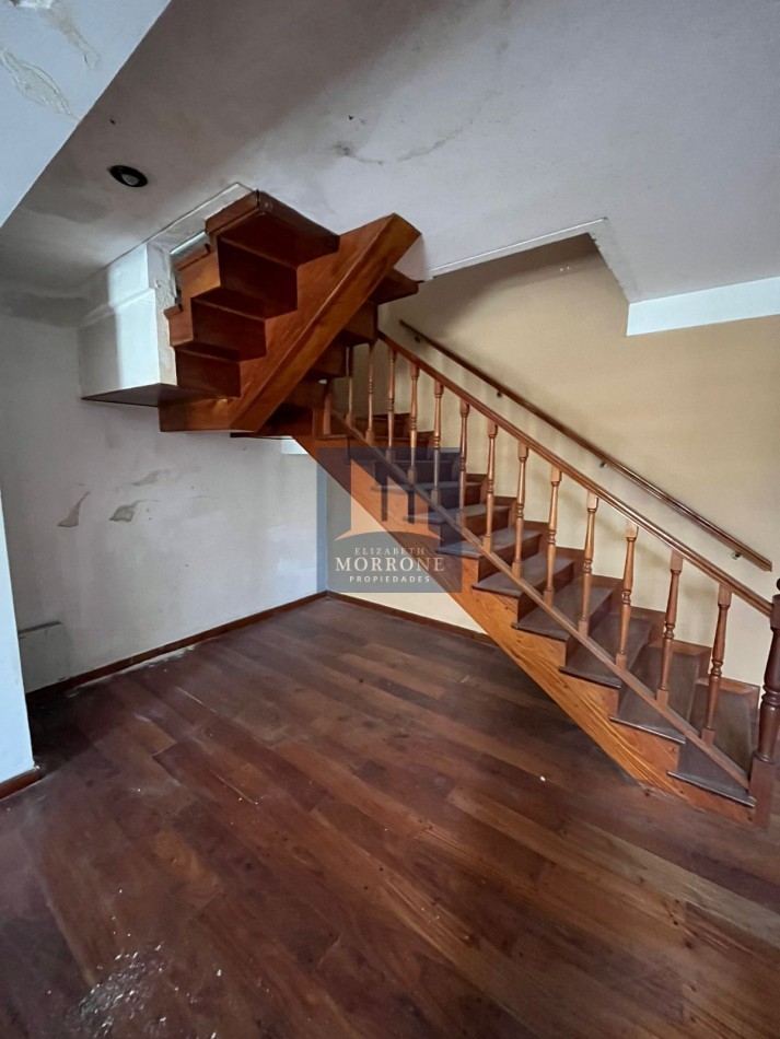 IMPORTANTE CHALET DE CATEGORIA CON 3 DORMITORIOS, SOTANO PARA VARIOS AUTOS Y PARQUE, LA CALANDRIA 4000 -SAN JOSE-