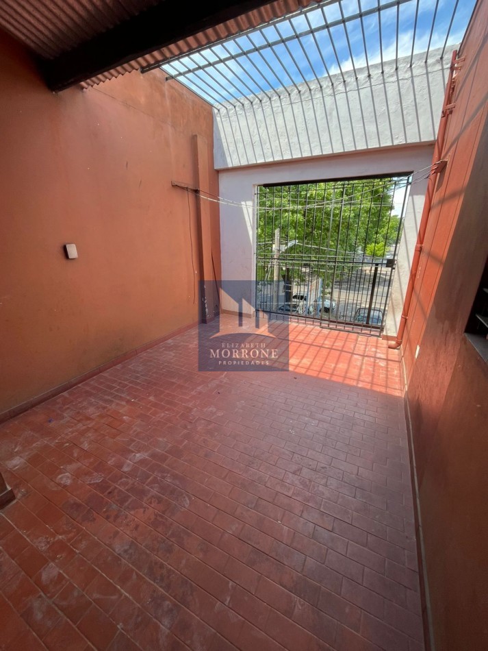 ALQUILER DEPARTAMENTO EN PRIMER PISO AL FRENTE, 2 DORMITORIOS Y PATIO CON LAVADERO, AV EVA PERON 3950 -TEMPERLEY- 
