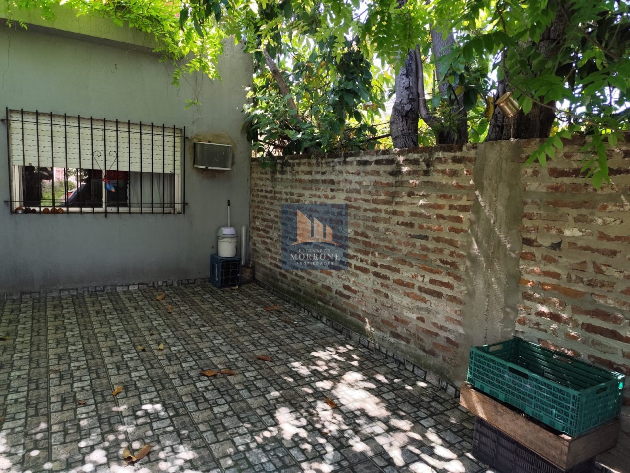 VENTA CASA APTA CREDITO 3 DORMITORIOS Y GARAGE SEMICUBIERTO EN LOTE DE 400 MT2, LAUTARO 100 -TEMPERLEY-