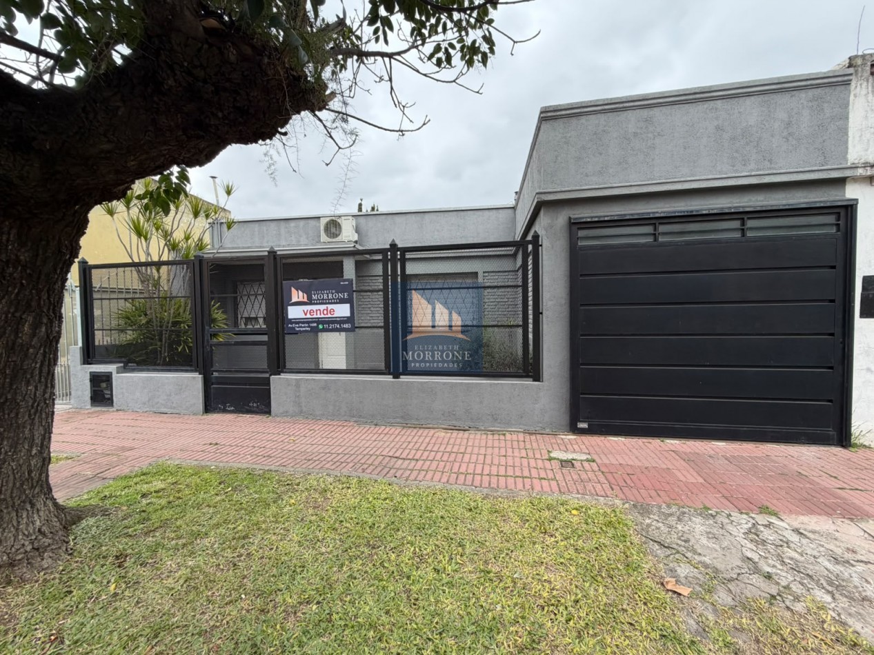 VENTA HERMOSA CASA PLANTA BAJA, EXCELENTE ESTADO TRES AMBIENTES, PARQUE Y PILETA -ZEBALLOS 655 TEMPERLEY-