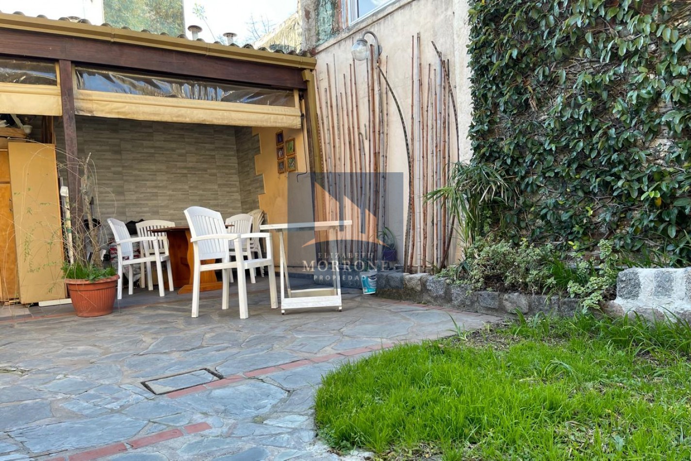 VENTA PH APTO CREDITO 3 DORMITORIOS, QUINCHO Y JARDIN AL FRENTE, ROSALES 3095 -JOSE MARMOL-