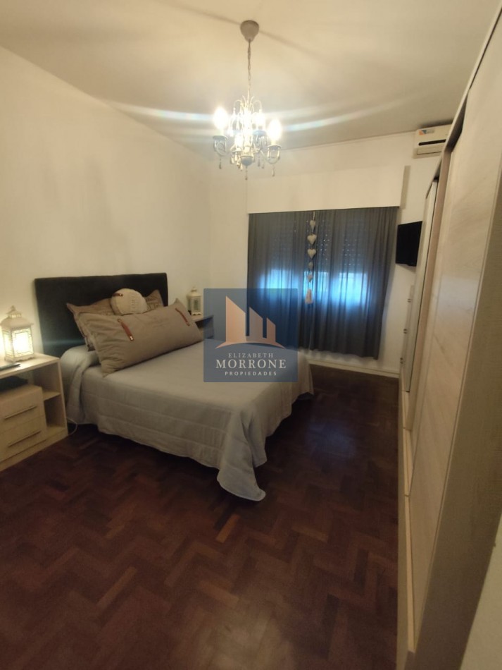 VENTA HERMOSA CASA PLANTA BAJA, EXCELENTE ESTADO TRES AMBIENTES, PARQUE Y PILETA -ZEBALLOS 655 TEMPERLEY-