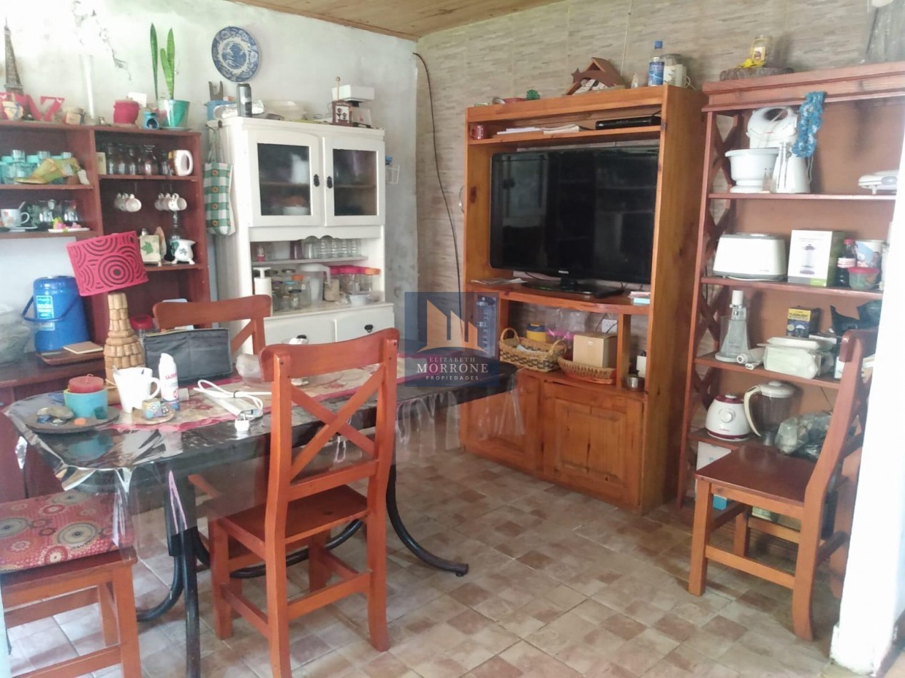 VENTA CASA 1 DORMITORIO, LOTE DE 220 MT2, CHUBUT 466 -TEMPERLEY-