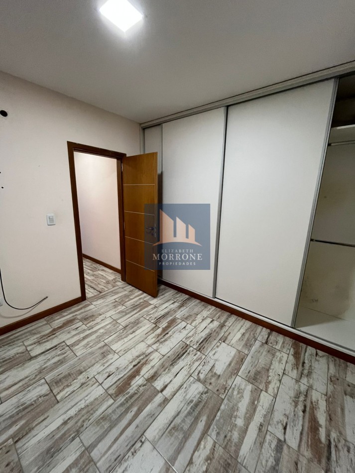 VENTA HERMOSO DUPLEX 2 DORMITORIOS, PATIO Y GARAGE CON PORTON AUTOMATICO, ACHUPALLAS 1045 ESQ CONDARCO -TEMPERLEY-