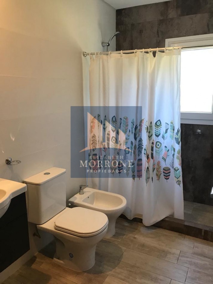 VENTA ESPECTACULAR CASA 5 DORMITORIOS 4 BAÑOS Y AMENITIES - BARRIO DEPORTIVO COSTA ESMERALDA-