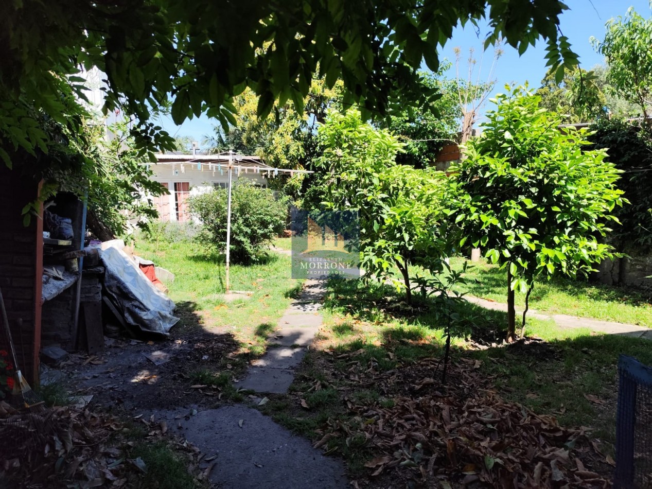 VENTA CASA APTA CREDITO 3 DORMITORIOS Y GARAGE SEMICUBIERTO EN LOTE DE 400 MT2, LAUTARO 100 -TEMPERLEY-