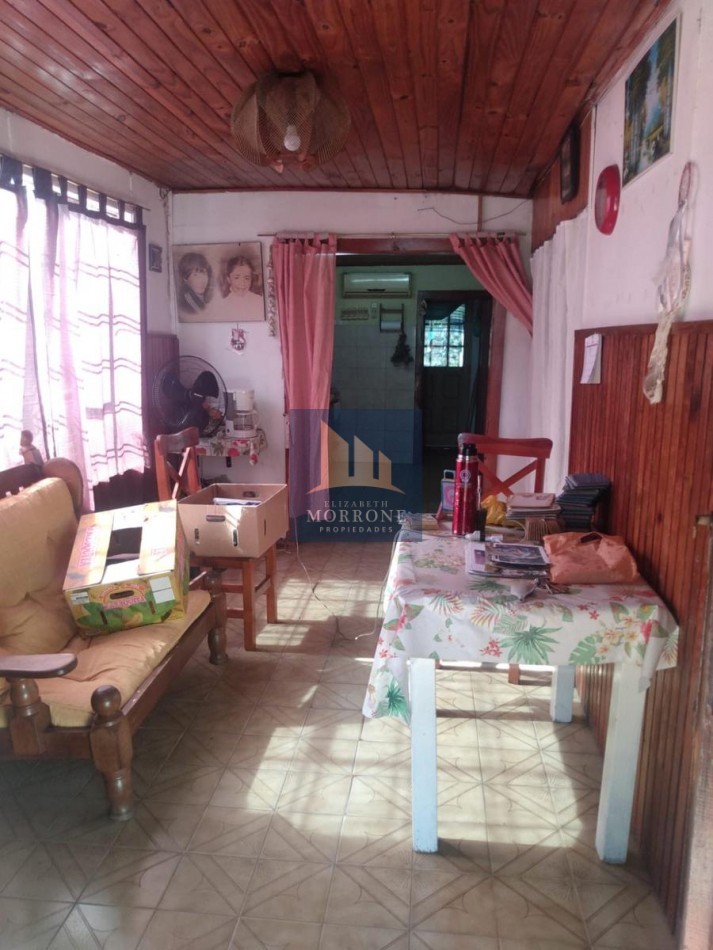 VENTA CASA 1 DORMITORIO, LOTE DE 220 MT2, CHUBUT 466 -TEMPERLEY-