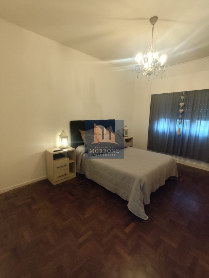 VENTA HERMOSA CASA PLANTA BAJA, EXCELENTE ESTADO TRES AMBIENTES, PARQUE Y PILETA -ZEBALLOS 655 TEMPERLEY-