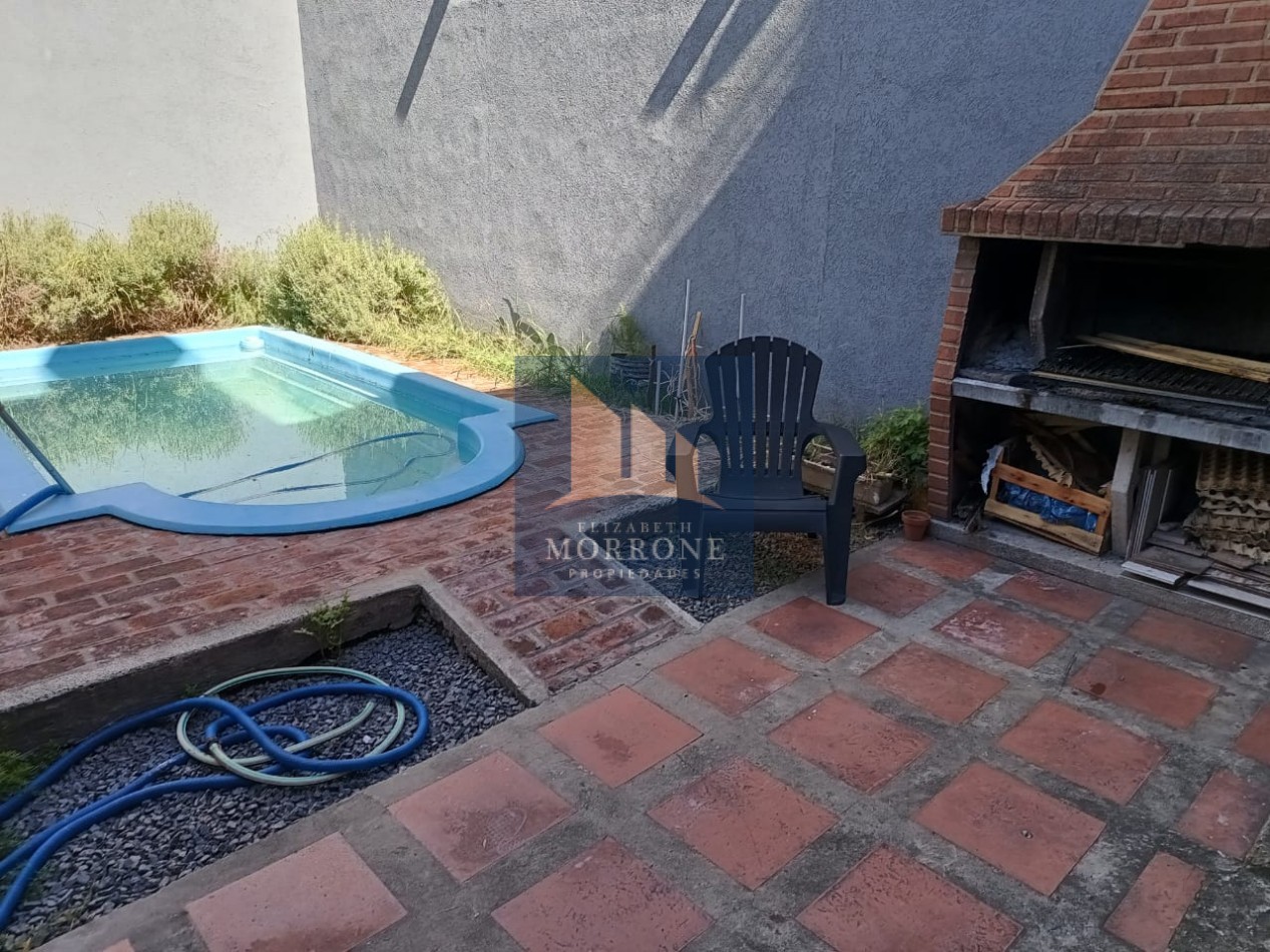 VENTA CASA DOS FAMILIAS O FAMILIA NUMEROSA APTA CREDITO - CD NICORA 100 LOMAS DE ZAMORA-