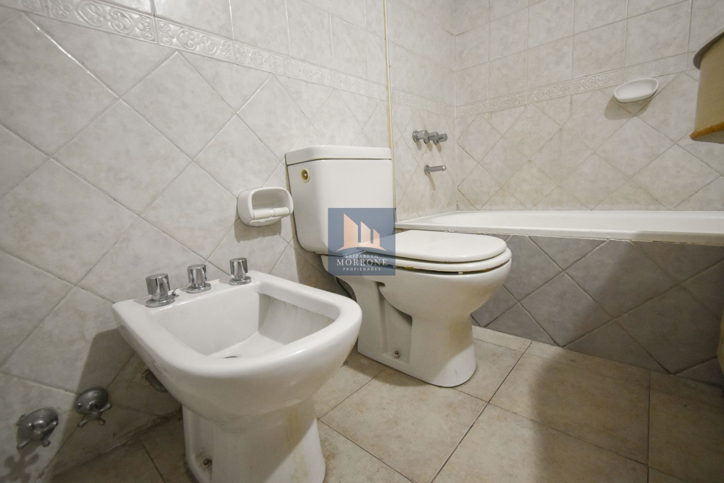 VENTA HERMOSO DEPARTAMENTO APTO CREDITO 3 AMBIENTES CON COCHERA COMPLEJO OLIDEN, OLIDEN 1180 -LOMAS DE ZAMORA-