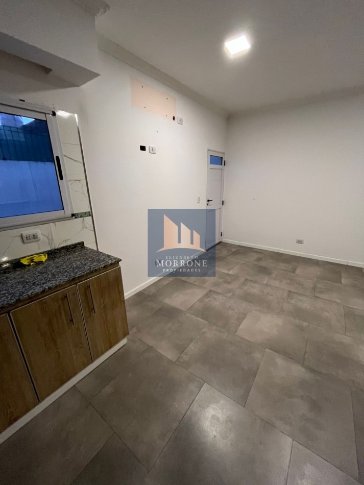 ALQUILER HERMOSO DUPLEX DE CATEGORIA: CON 2 DORMITORIOS, PATIO Y GARAGE CON PORTON AUTOMATICO, ACHUPALLAS 1045 ESQ CONDARCO -TEMPERLEY-