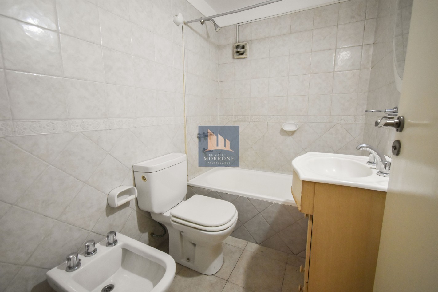 VENTA HERMOSO DEPARTAMENTO APTO CREDITO 3 AMBIENTES CON COCHERA COMPLEJO OLIDEN, OLIDEN 1180 -LOMAS DE ZAMORA-