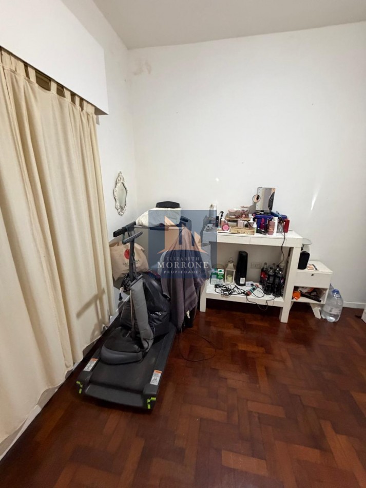 VENTA HERMOSA CASA PLANTA BAJA, EXCELENTE ESTADO TRES AMBIENTES, PARQUE Y PILETA -ZEBALLOS 655 TEMPERLEY-