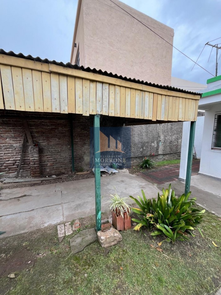 ALQUILER AMPLIA CASA 2 DORMITORIOS, PARQUE Y ENTRADA DE AUTO SEMICUBIERTA, JURAMENTO 2275 -TEMPERLEY-