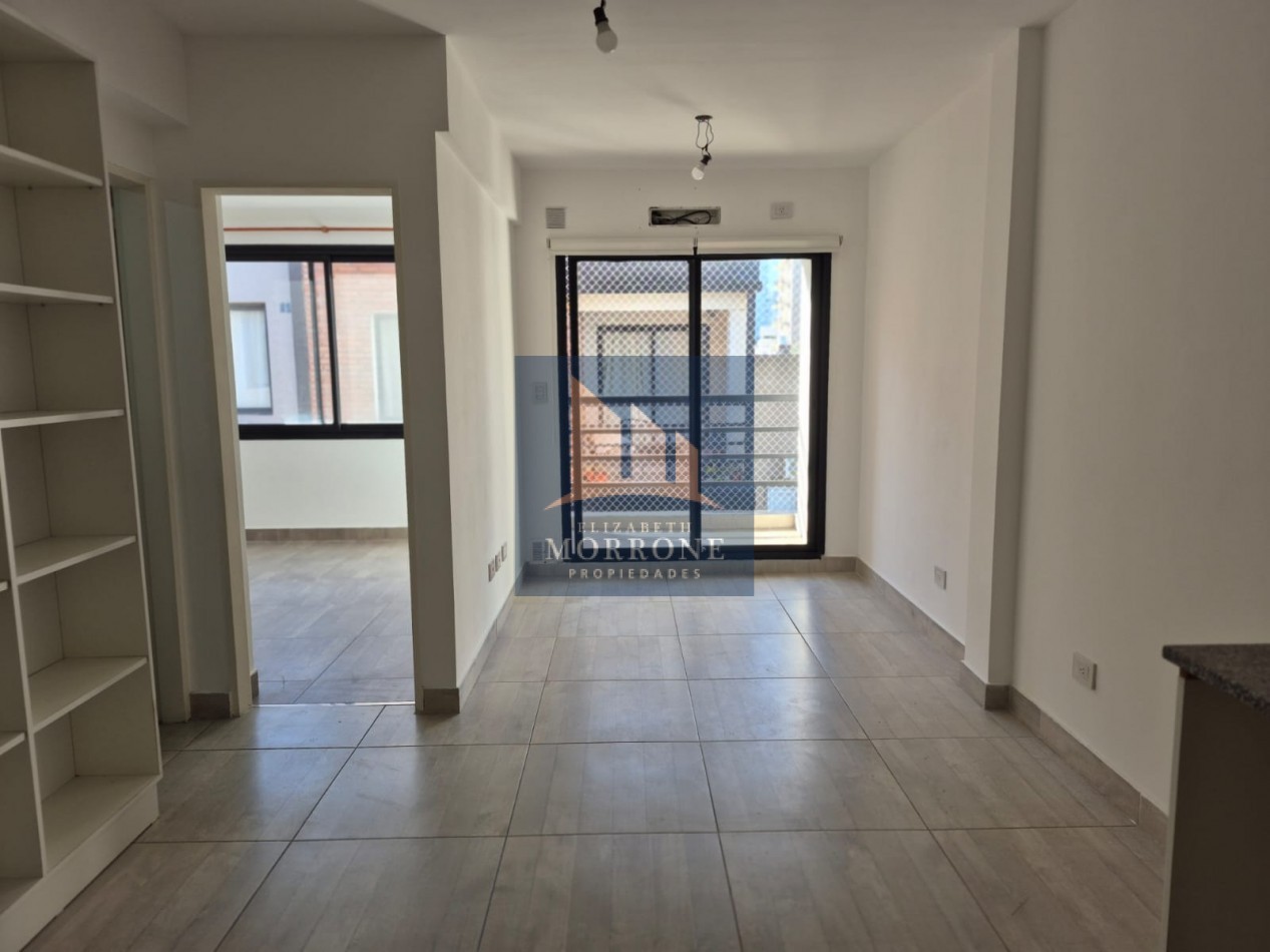 ALQUILER HERMOSO DEPARTAMENTO 2 AMB CON COCHERA A 3 CUADRAS DE LA ESTACION DE BANFIELD, GASCON AL 100 -BANFIELD-