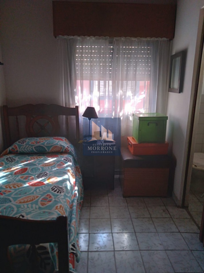 VENTA HERMOSA CASA CON DEPARTAMENTO, LUGAR PARA 3 AUTOS, CORRIENTES AL 800 -LOMAS DE ZAMORA-