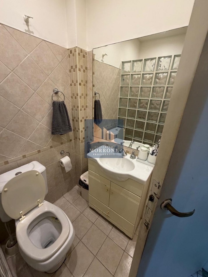 VENTA HERMOSA CASA PLANTA BAJA, EXCELENTE ESTADO TRES AMBIENTES, PARQUE Y PILETA -ZEBALLOS 655 TEMPERLEY-