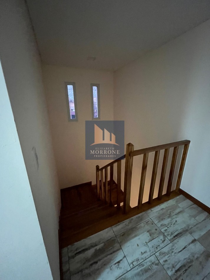 ALQUILER HERMOSO DUPLEX DE CATEGORIA: CON 2 DORMITORIOS, PATIO Y GARAGE CON PORTON AUTOMATICO, ACHUPALLAS 1045 ESQ CONDARCO -TEMPERLEY-