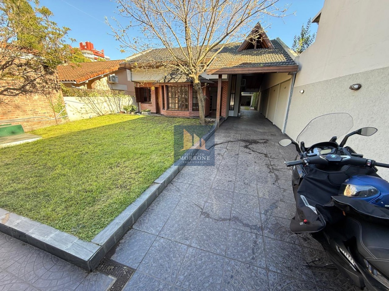 VENTA HERMOSA CASA EN ZONA RESIDENCIAL, 2 DORMITORIOS, QUINCHO Y PILETA, NARCISO LAPRIDA 20 -MONTE GRANDE-