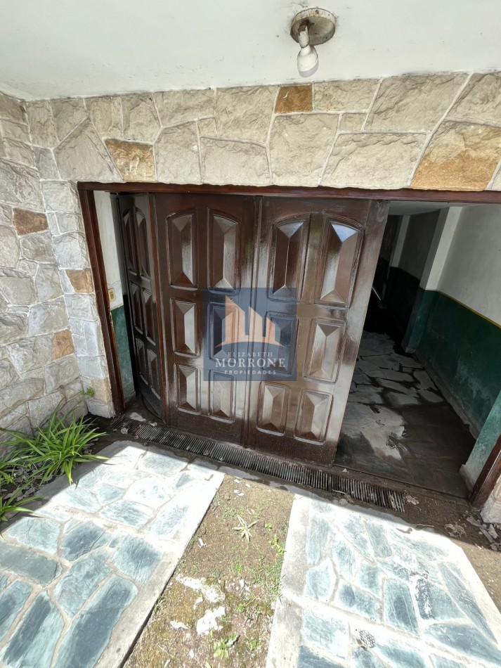 IMPORTANTE CHALET DE CATEGORIA CON 3 DORMITORIOS, SOTANO PARA VARIOS AUTOS Y PARQUE, LA CALANDRIA 4000 -SAN JOSE-