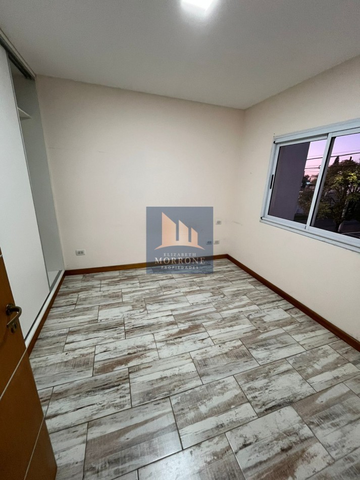 ALQUILER HERMOSO DUPLEX DE CATEGORIA: CON 2 DORMITORIOS, PATIO Y GARAGE CON PORTON AUTOMATICO, ACHUPALLAS 1045 ESQ CONDARCO -TEMPERLEY-