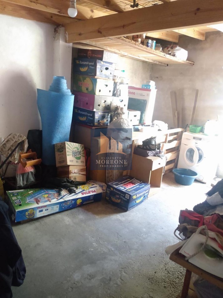 VENTA CASA 1 DORMITORIO, LOTE DE 220 MT2, CHUBUT 466 -TEMPERLEY-