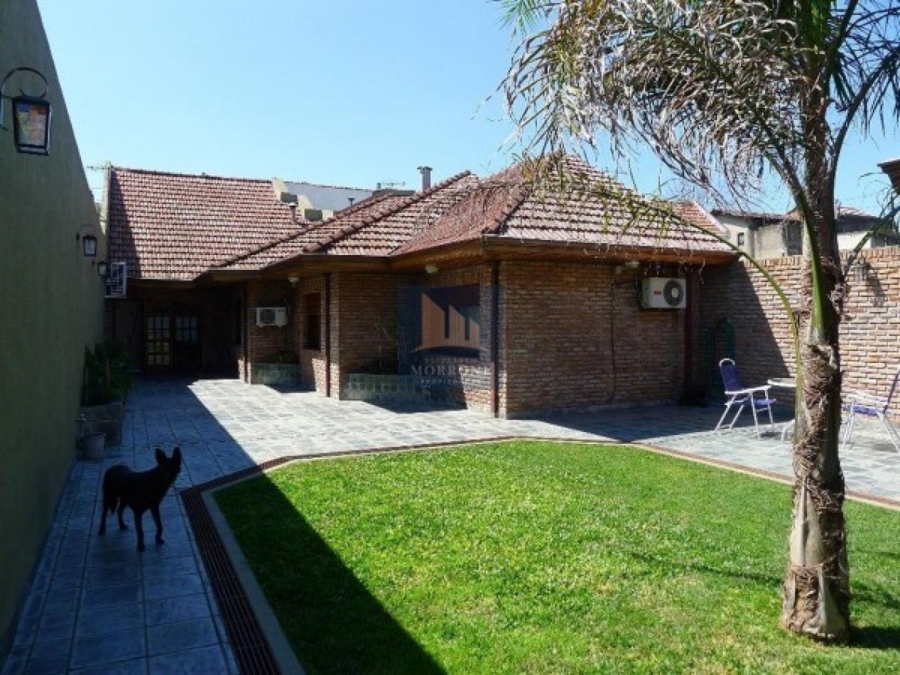 HERMOSO CHALET CON DETALLES DE GRAN CATEGORIA  GUEMES 1000  -TEMPERLEY ESTE-   APTO CREDITO