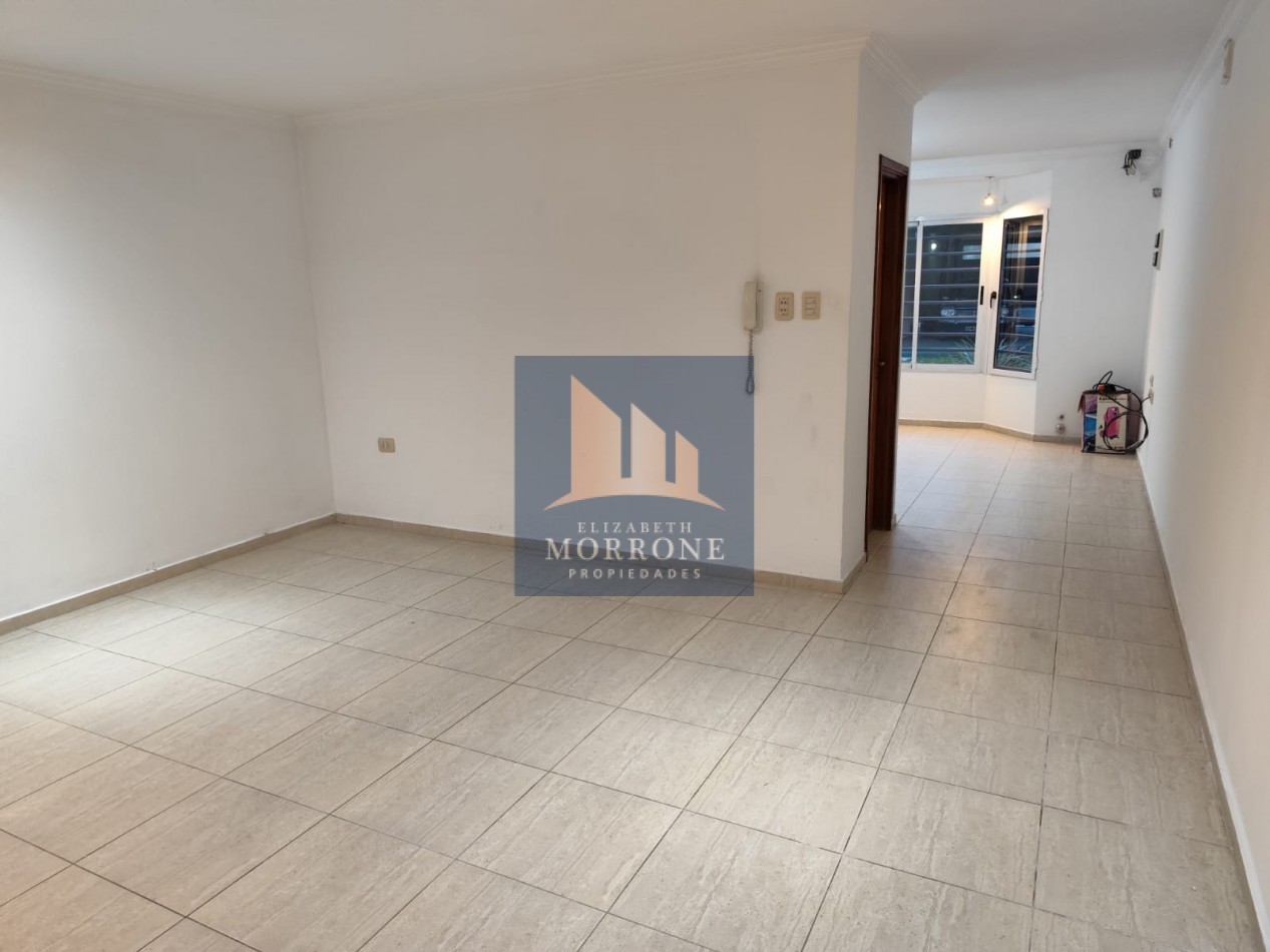 ALQUILER PH AL FRENTE 2 DORMITORIOS, PATIO Y GARAGE, MALVINAS ARGENTINAS 1464 -TEMPERLEY-