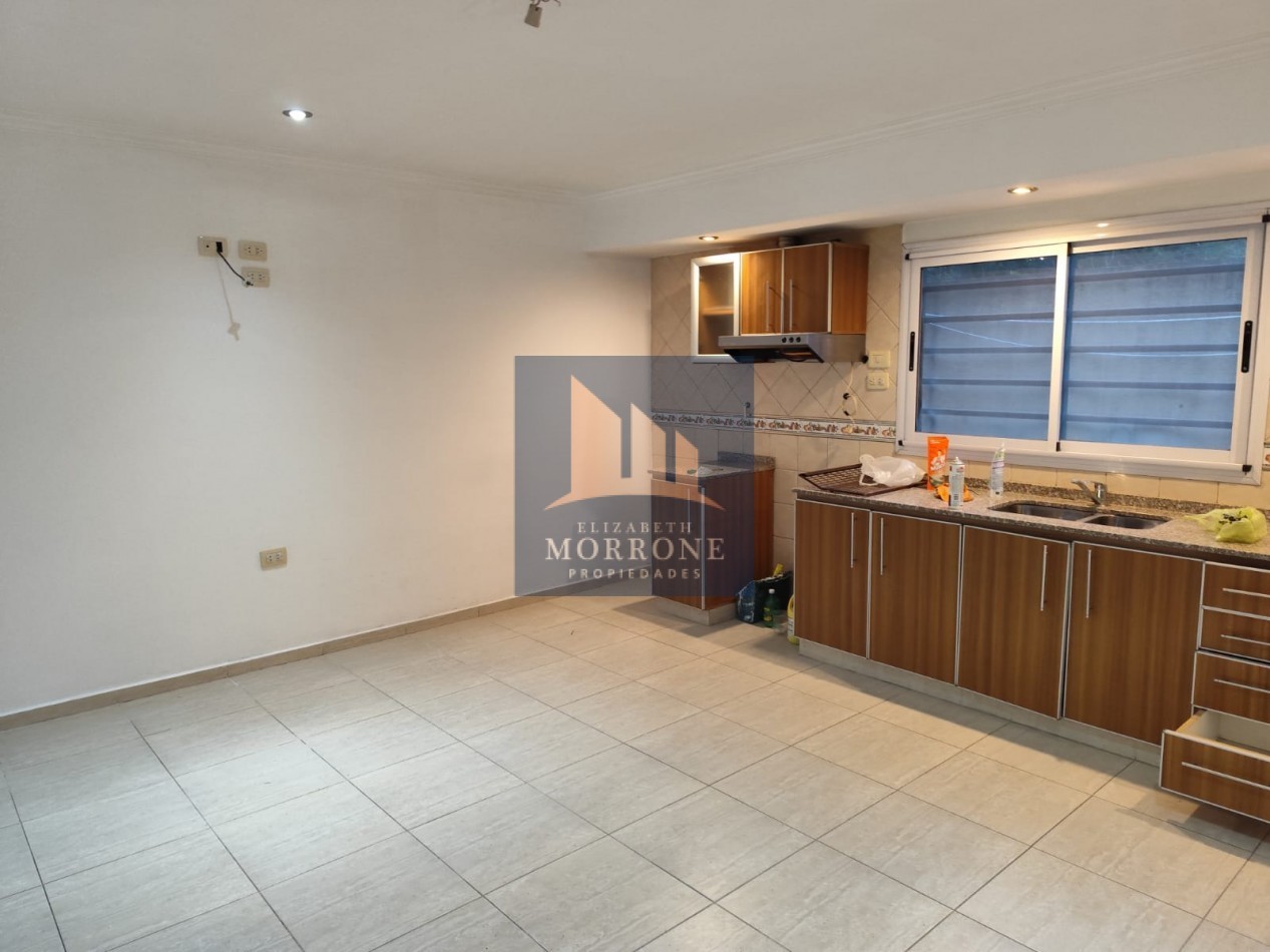 ALQUILER PH AL FRENTE 2 DORMITORIOS, PATIO Y GARAGE, MALVINAS ARGENTINAS 1464 -TEMPERLEY-