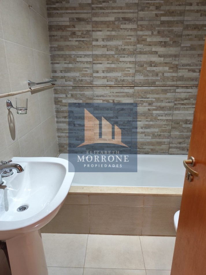 ALQUILER PH AL FRENTE 2 DORMITORIOS, PATIO Y GARAGE, MALVINAS ARGENTINAS 1464 -TEMPERLEY-