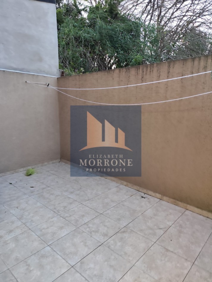 ALQUILER PH AL FRENTE 2 DORMITORIOS, PATIO Y GARAGE, MALVINAS ARGENTINAS 1464 -TEMPERLEY-