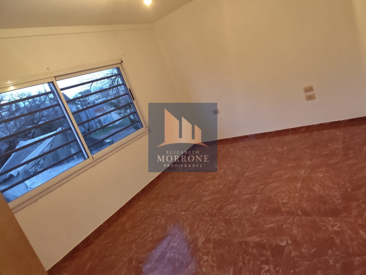 ALQUILER PH AL FRENTE 2 DORMITORIOS, PATIO Y GARAGE, MALVINAS ARGENTINAS 1464 -TEMPERLEY-