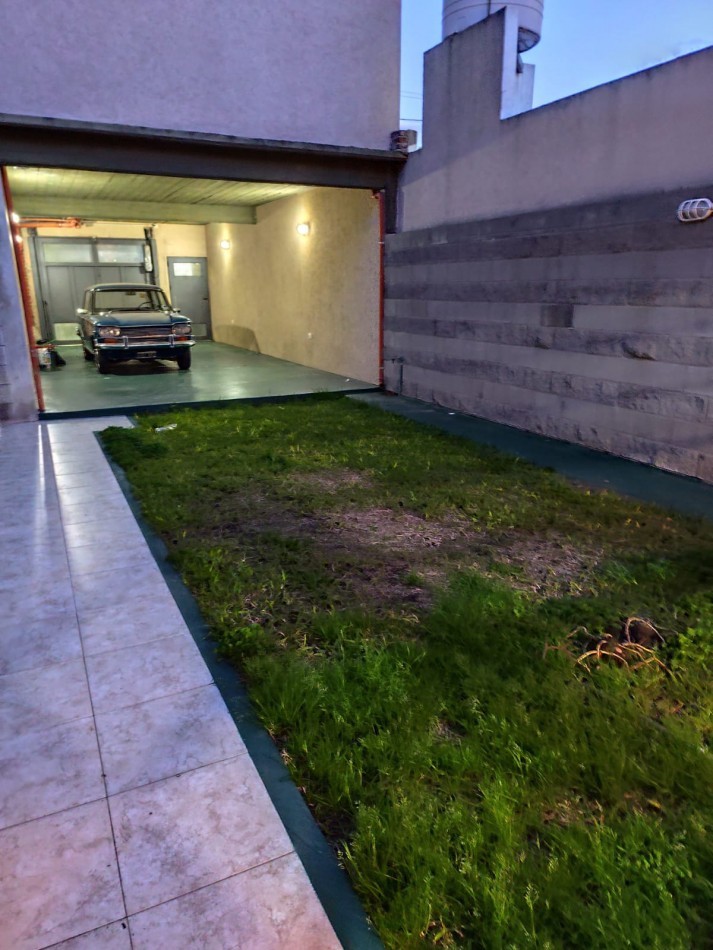 ALQUILER PH AL FRENTE 2 DORMITORIOS, PATIO Y GARAGE, MALVINAS ARGENTINAS 1464 -TEMPERLEY-