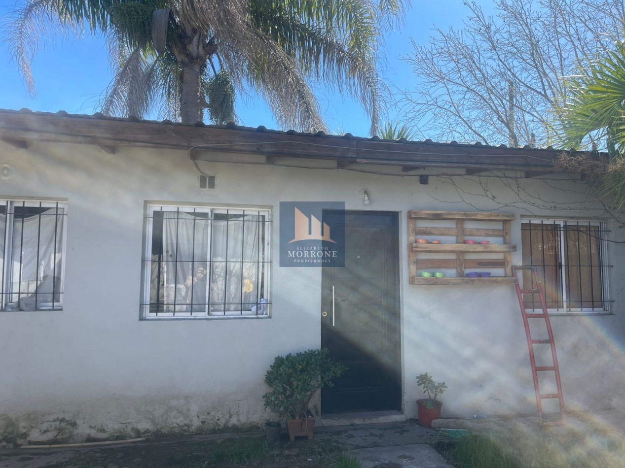 VENTA LOTE DE 20x10 MTS CON EDIFICACION DE 4 DEPARTAMENTOS (2 TERMINADOS), CASTRO CHAVEZ 202 ESQ NARCISO LAPRIDA -MONTE GRANDE-