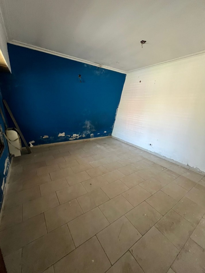 VENTA CASA 3 DORMITORIOS, PISCINA, PARRILLA, PATIO, EXCELENTE UBICACION, QUINTANA 700 -ADROGUE-