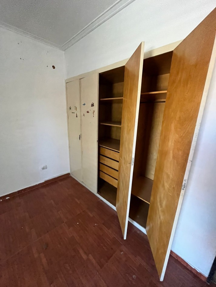 VENTA CASA 3 DORMITORIOS, PISCINA, PARRILLA, PATIO, EXCELENTE UBICACION, QUINTANA 700 -ADROGUE-