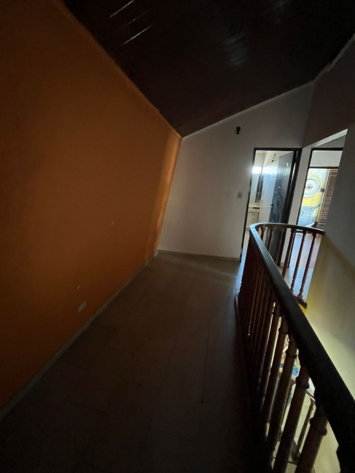 VENTA CASA 3 DORMITORIOS, PISCINA, PARRILLA, PATIO, EXCELENTE UBICACION, QUINTANA 700 -ADROGUE-