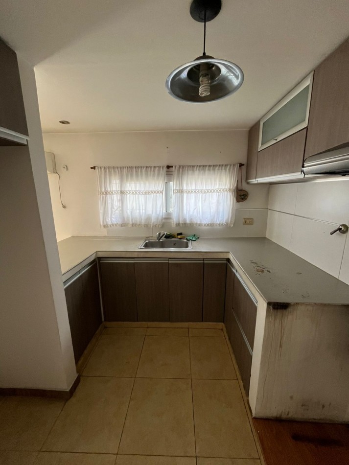 VENTA CASA APTA CREDITO 3 AMBIENTES EN ESQUINA, EXCELENTE UBICACION, JOAQUIN V GONZALEZ 700 -TEMPERLEY-