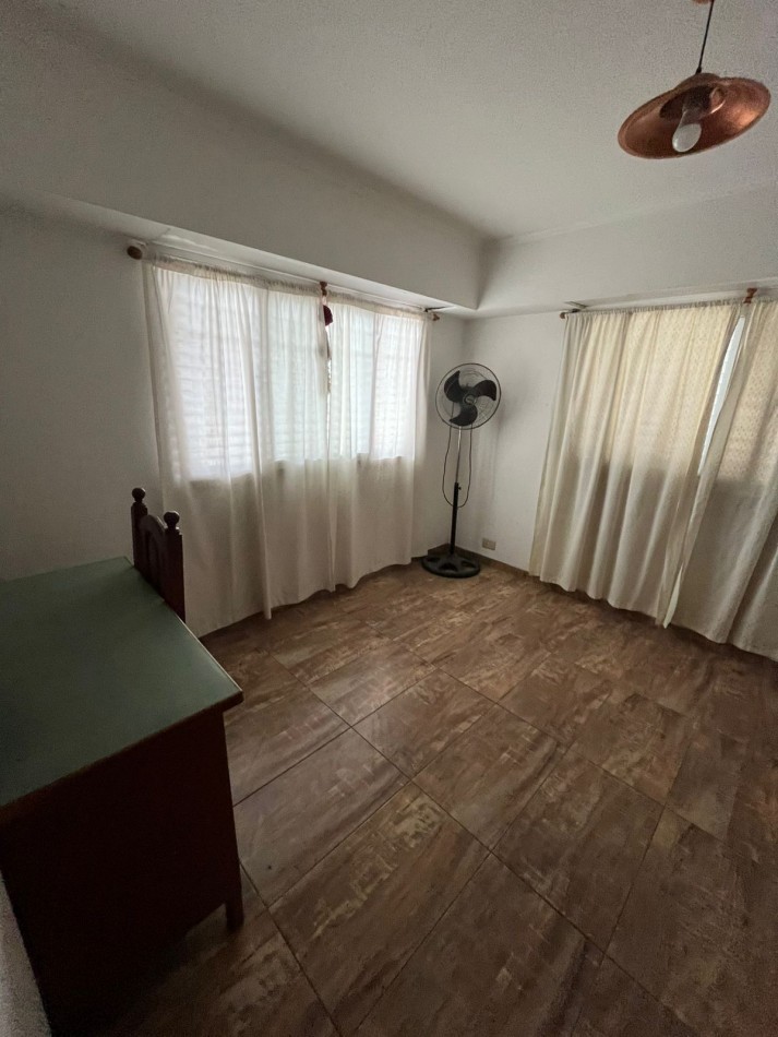 VENTA CASA APTA CREDITO 3 AMBIENTES EN ESQUINA, EXCELENTE UBICACION, JOAQUIN V GONZALEZ 700 -TEMPERLEY-