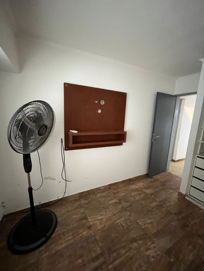 VENTA CASA APTA CREDITO 3 AMBIENTES EN ESQUINA, EXCELENTE UBICACION, JOAQUIN V GONZALEZ 700 -TEMPERLEY-