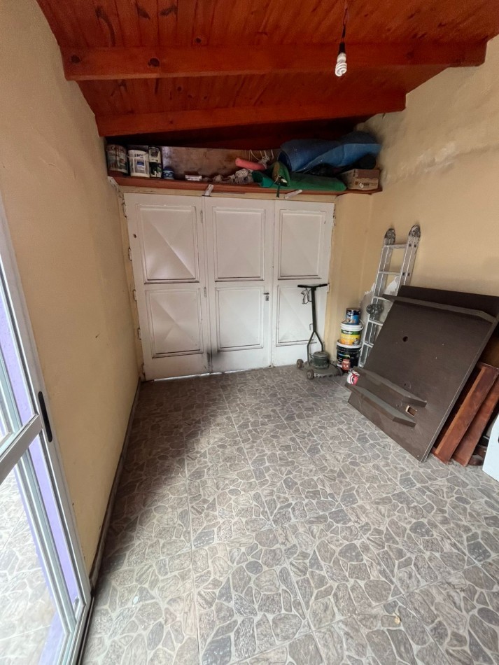 VENTA CASA APTA CREDITO 3 AMBIENTES EN ESQUINA, EXCELENTE UBICACION, JOAQUIN V GONZALEZ 700 -TEMPERLEY-