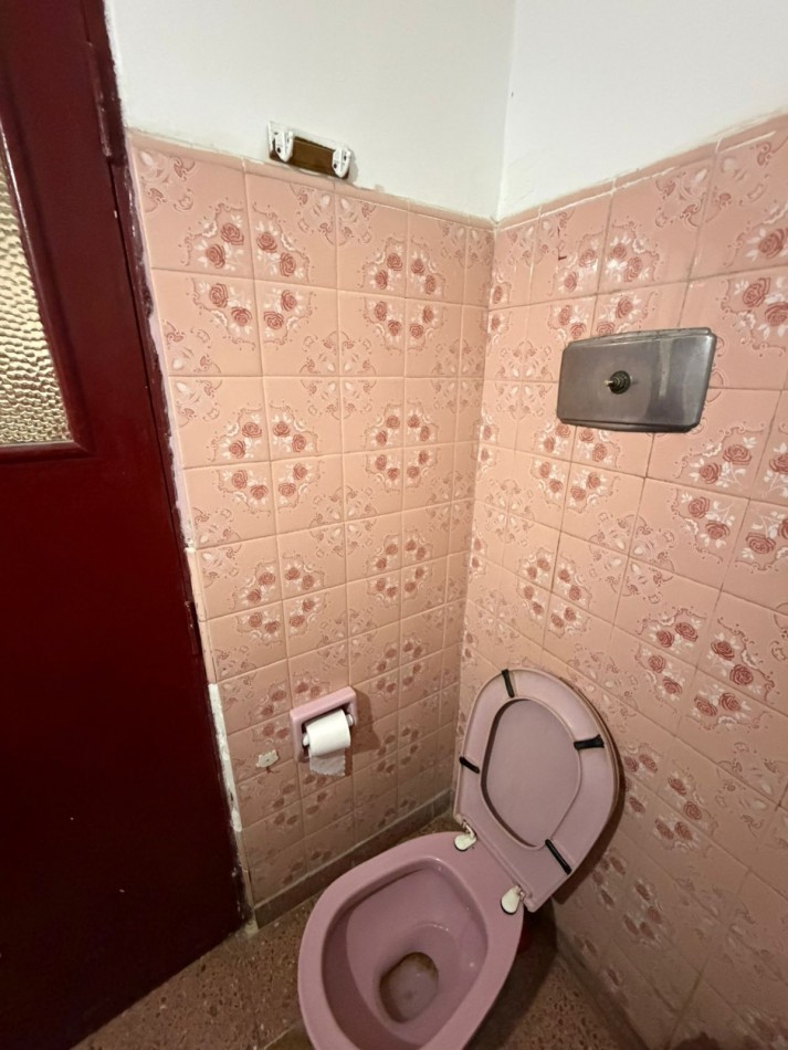 ALQUILER CASA 2 DORMITORIOS, LUGAR SEMICUBIERTO PARA GUARDAR EL AUTO, PATIO CON PARRILLA, JUNCAL 2391 -TEMPERLEY-