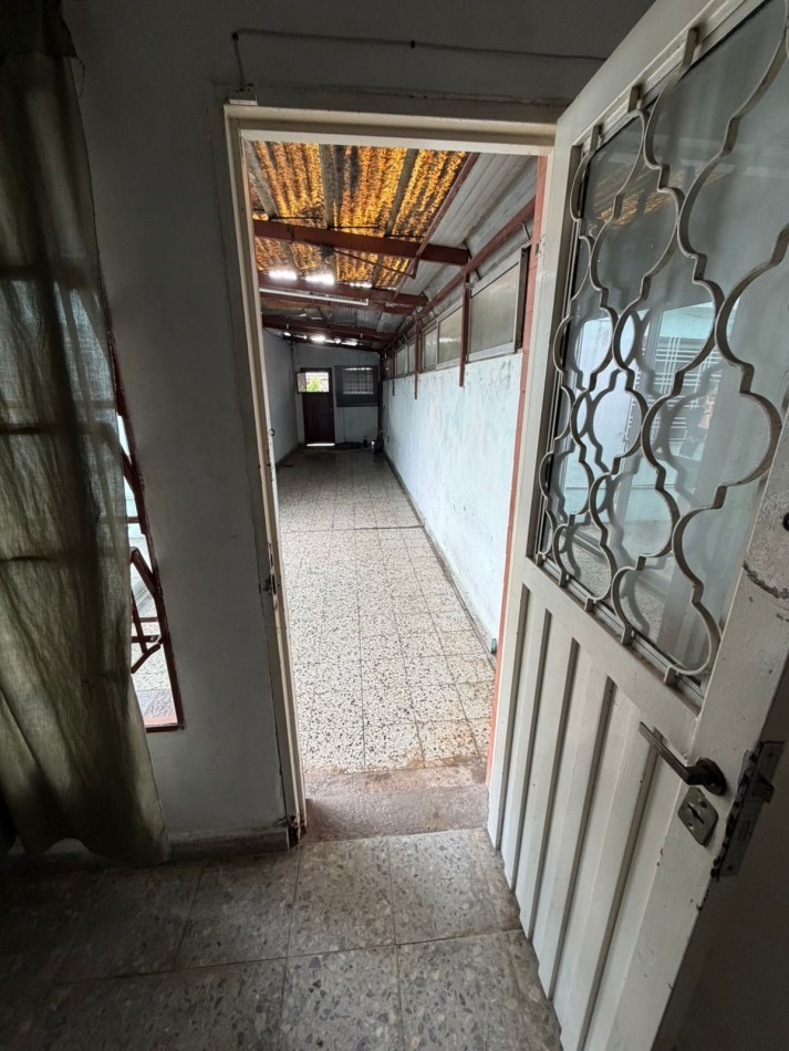 ALQUILER CASA 2 DORMITORIOS, LUGAR SEMICUBIERTO PARA GUARDAR EL AUTO, PATIO CON PARRILLA, JUNCAL 2391 -TEMPERLEY-