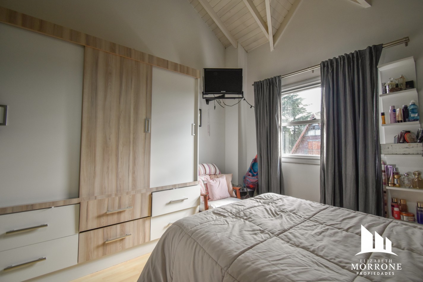 VENTA IMPONENTE CASA 3 DORMITORIOS, QUINCHO, JACUZZI, COUNTRY EL RODAL -ESTEBAN ECHEVERRIA-