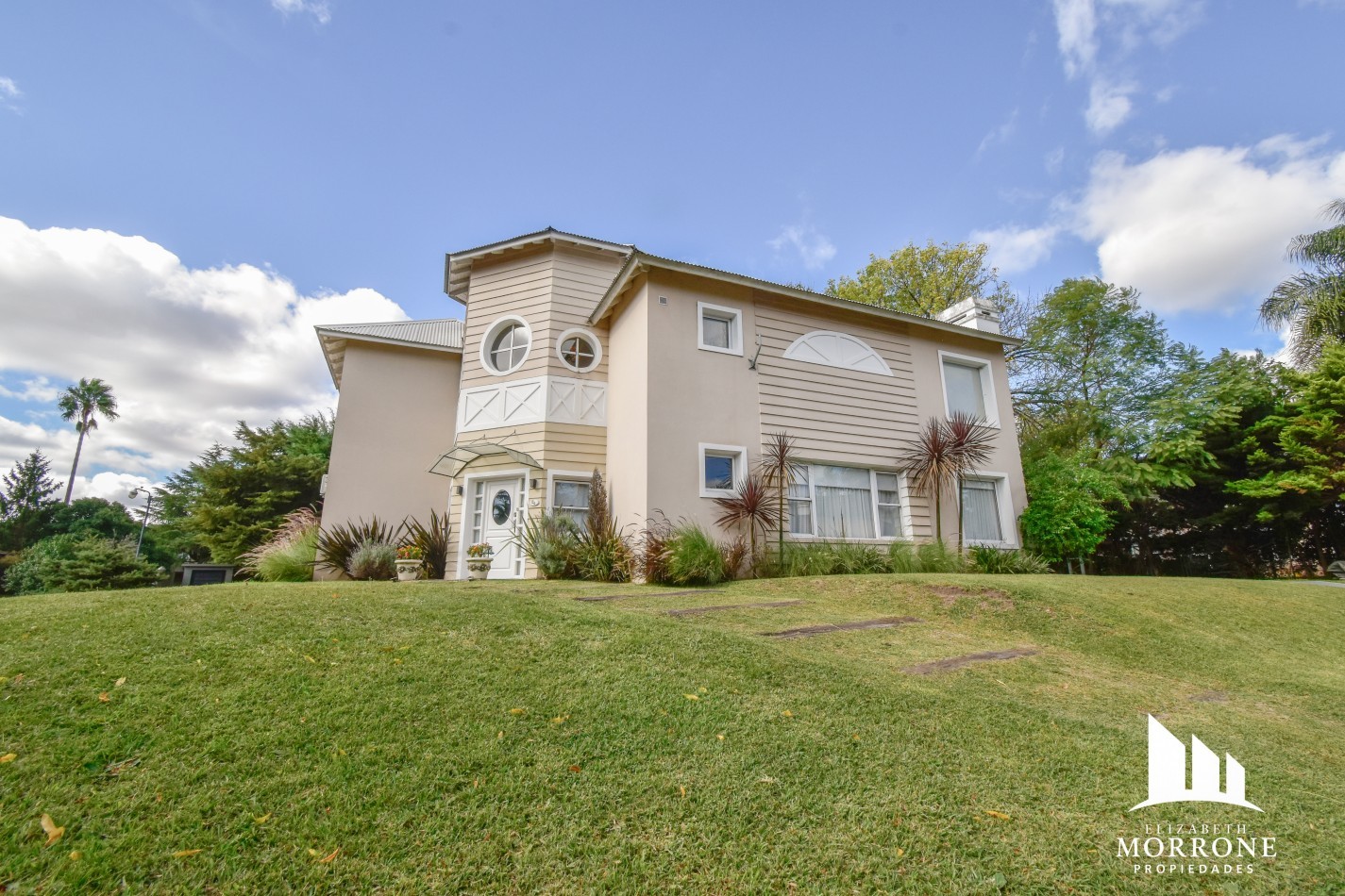 VENTA IMPONENTE CASA 3 DORMITORIOS, QUINCHO, JACUZZI, COUNTRY EL RODAL -ESTEBAN ECHEVERRIA-