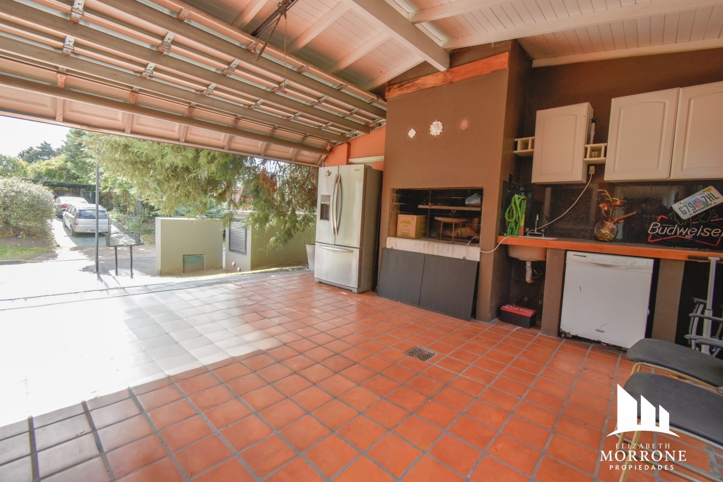 VENTA IMPONENTE CASA 3 DORMITORIOS, QUINCHO, JACUZZI, COUNTRY EL RODAL -ESTEBAN ECHEVERRIA-